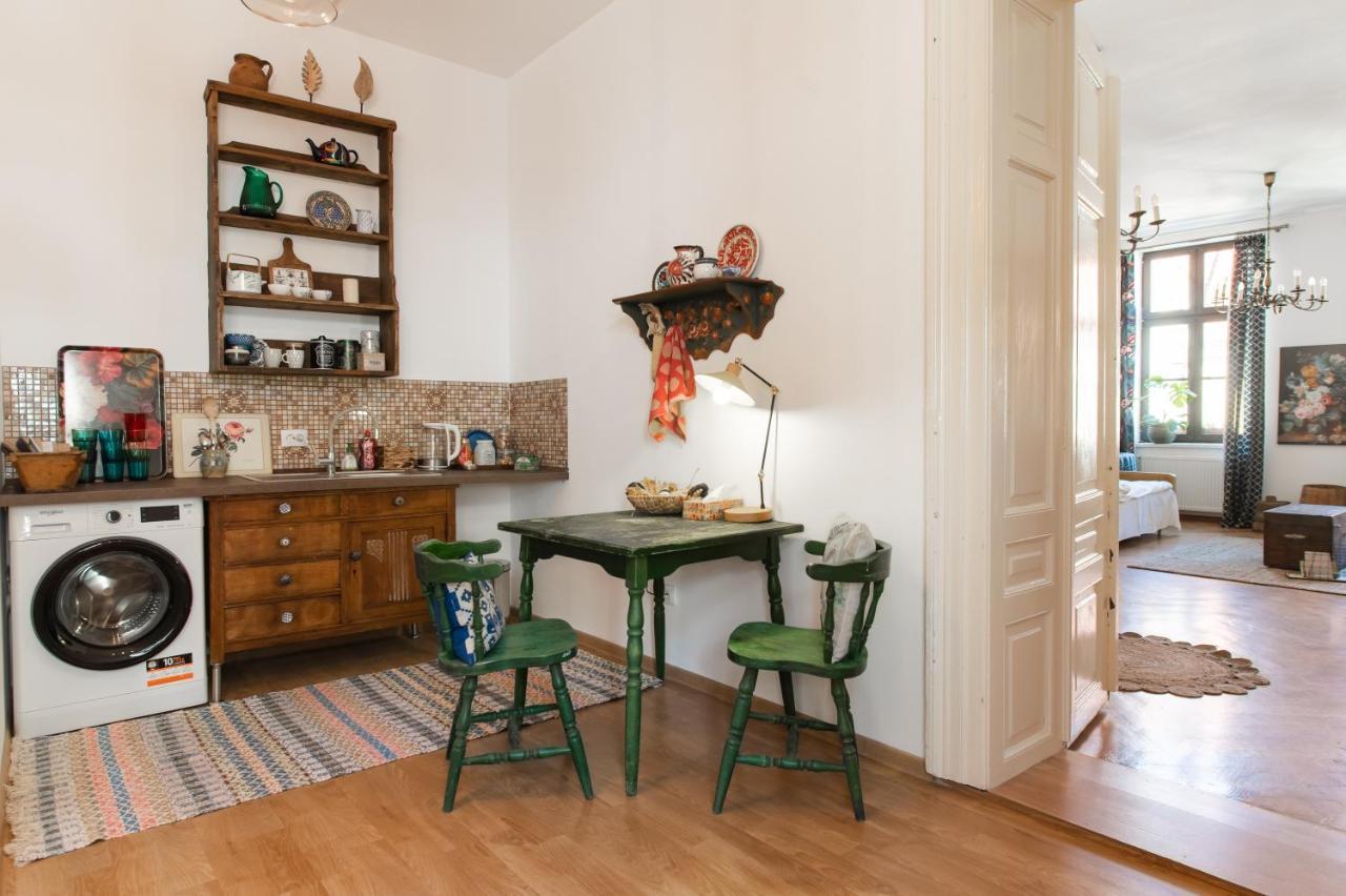 City Center Art Deco Apartment Brasov Luaran gambar