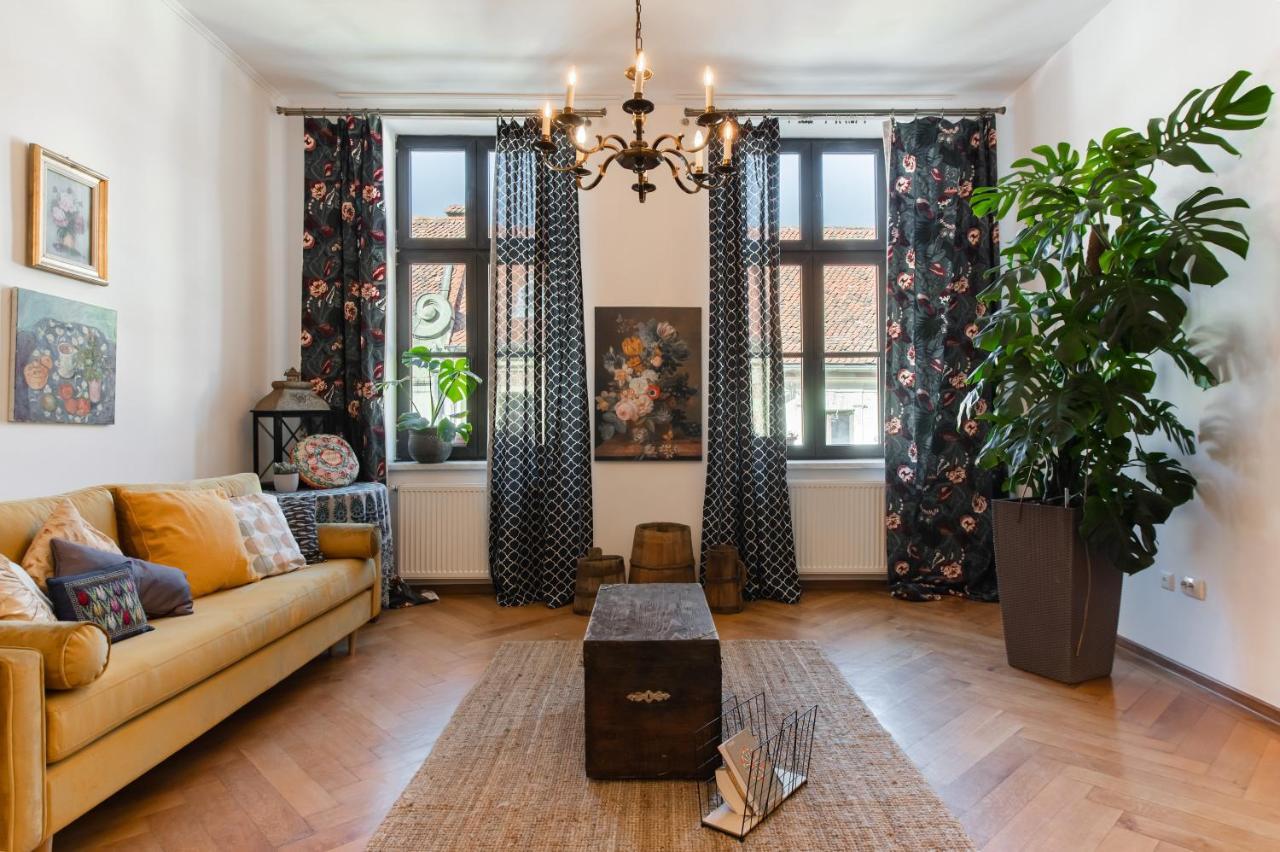 City Center Art Deco Apartment Brasov Luaran gambar